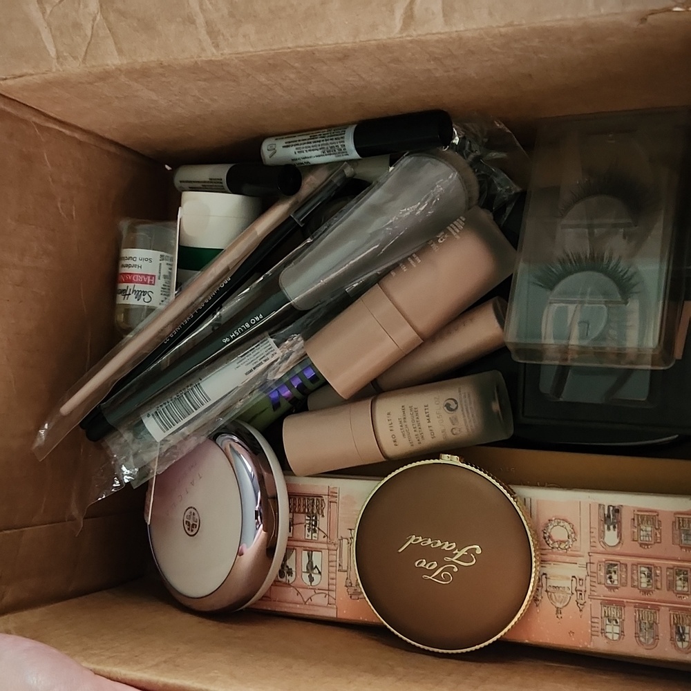 MAKEUP BUNDLE